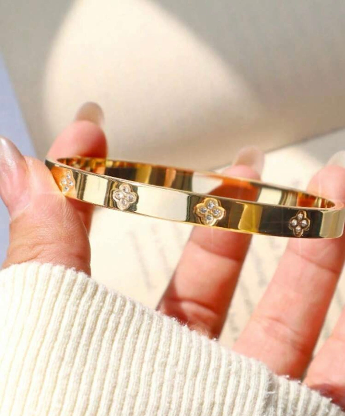 Nora Bangle