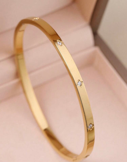 Clio Clover Bangle